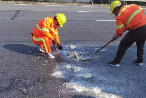 东洲公路下沉注浆加固